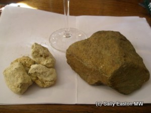 White degraded schist, and grey schist